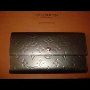 Authentic Louis Vuitton continental wallet